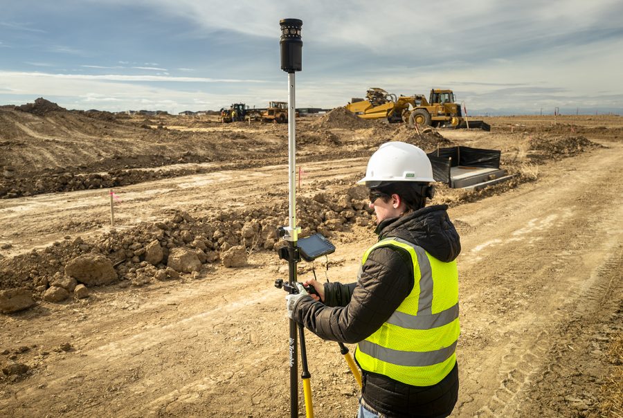 Trimble T70 op de GNSS-meetstok bij grondverzet