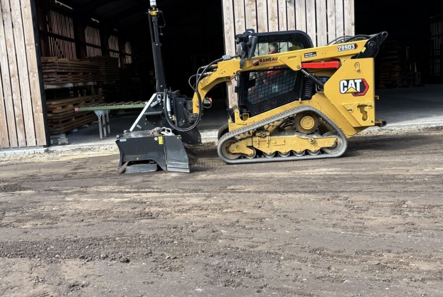 CAT 293D-schranklader met dozerbord